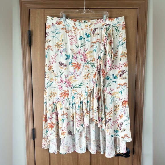 Torrid Maxi Swiss Dot Ruffle Hi-Low Skirt Cream / Floral Women’s size 4X​​ - Picture 4 of 16